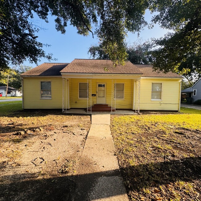 Photo - 3148 Alamo Ave
