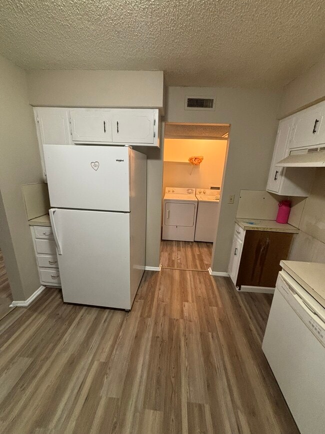 Photo - 641 N Betty Jo Dr