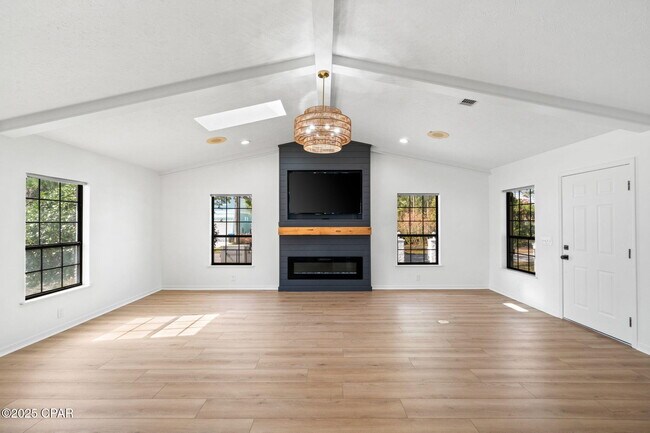 Photo - 224 E Lakeshore Dr