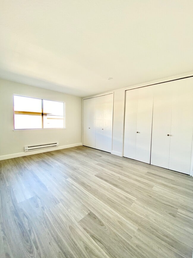 Photo - Bradley Apartments