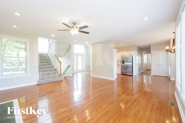 Photo - 5836 Noreston St