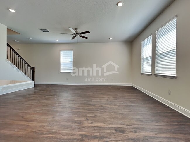 Photo - 27372 St Andrews Ave