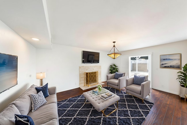 Photo - Gorgeous Cul-De-Sac Huntington Beach Home  — Biking Distance to the Beach!