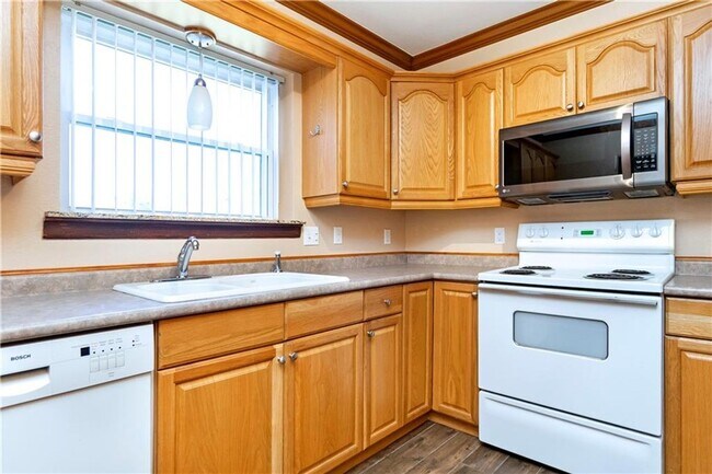 Photo - Charming 3-Bedroom Duplex in West Norman