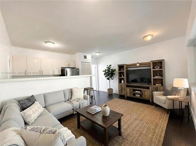 Photo - 1040 NW 3rd Ave Unidad 5