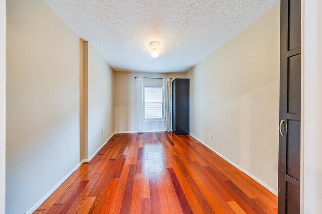 Photo - 1018 Memorial Village Dr Unit 124