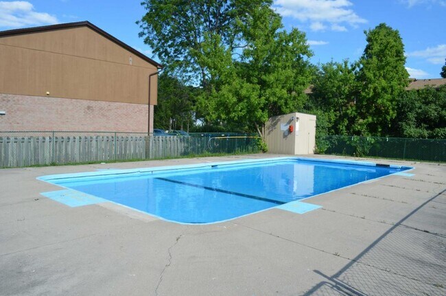 Hibiscus Gardens Apartments - Hibiscus Gardens Apartments