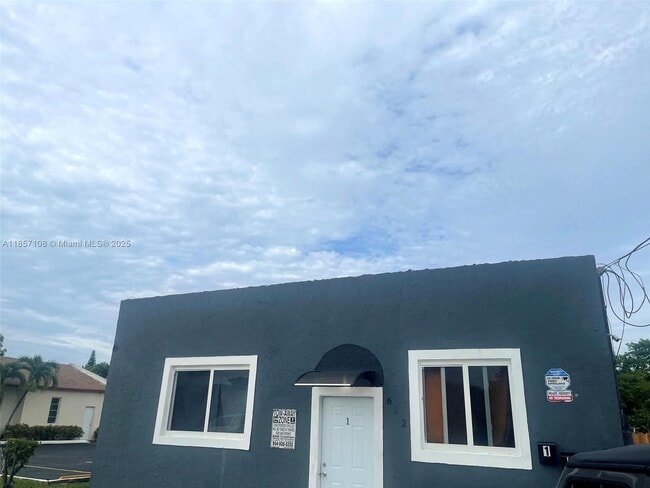 Building Photo - 612 NW 2nd Ave Unit 2 Rental