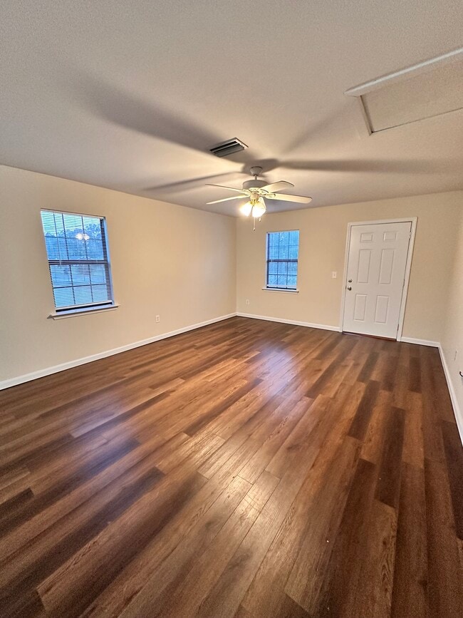 Photo - 127 Leggett Rd