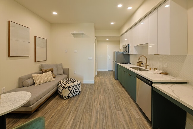 Photo - Orion 1037 Dewey