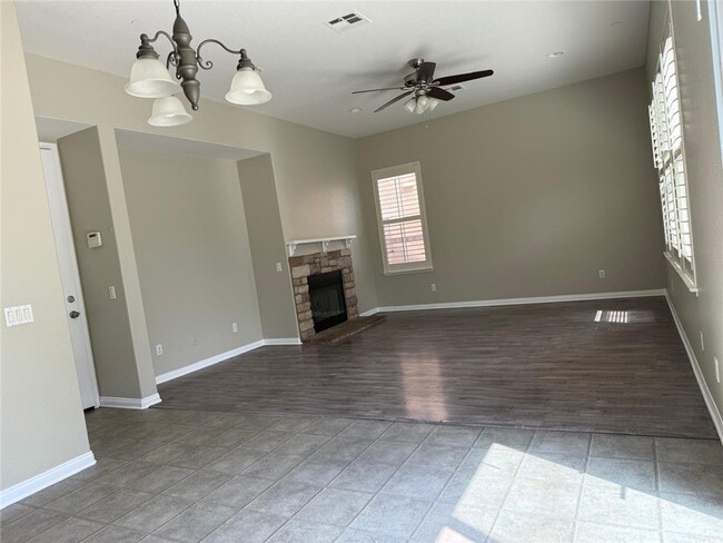 Photo - 1742 Edmon Way