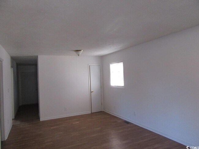 Photo - 4389 Lakeside Dr