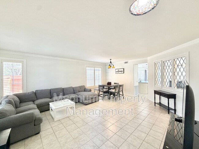 37168 Santa Rosa Glen Dr