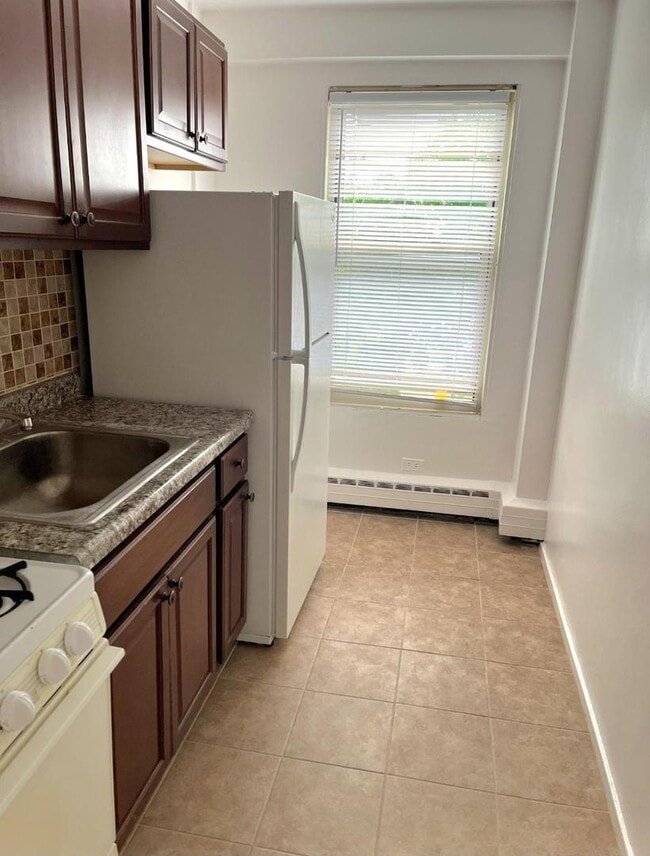 Photo - 2610 W Berwyn Ave