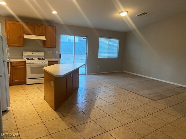 Photo - 2616 W El Campo Grande Ave