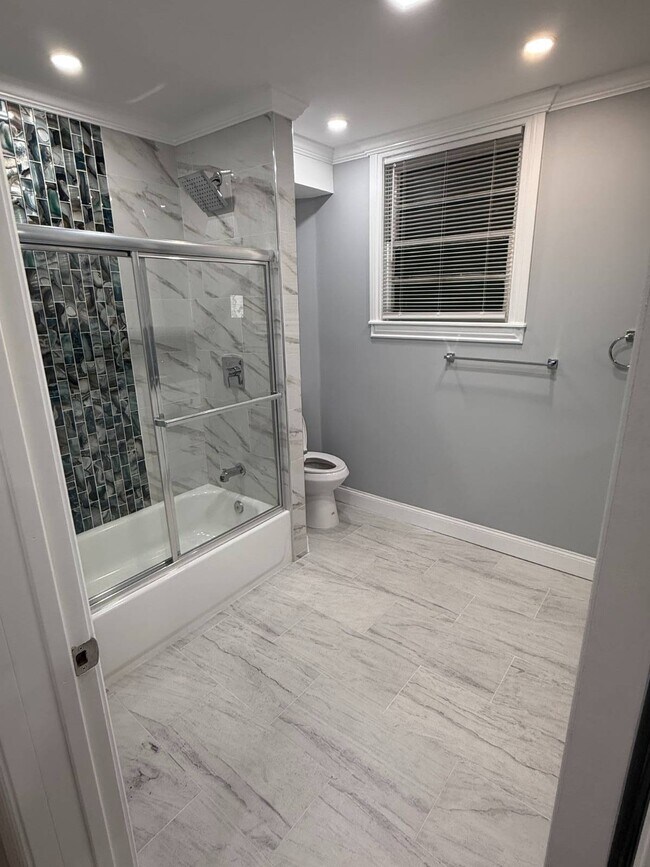 Photo - 85-52 116th St