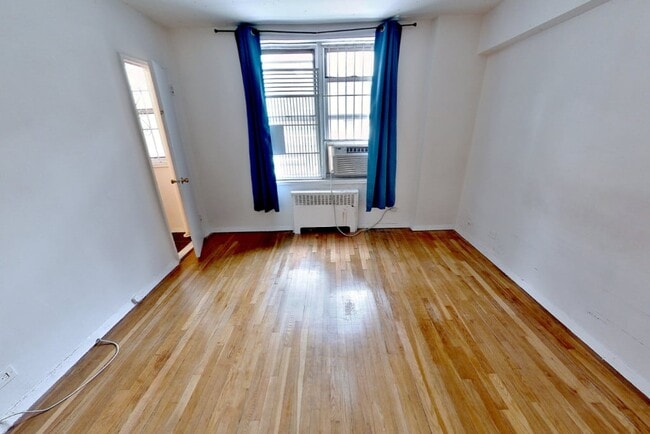 Photo - 340 E 58th St Unit 2B