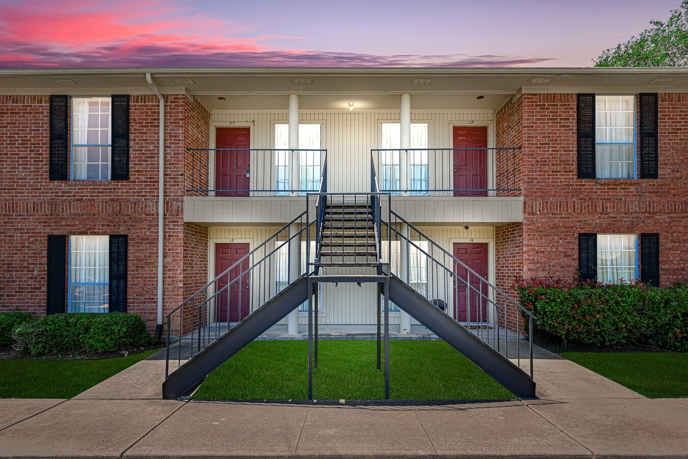 Photo - 9410 Edgebrook Dr