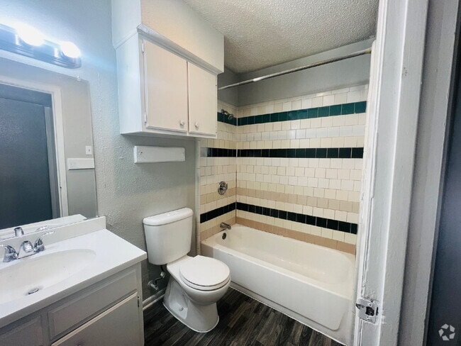 Building Photo - Move in Special - Close to Lackland AFB Unit 212 Rental
