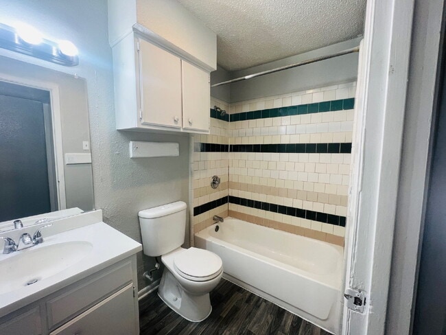 Move in Special - Close to Lackland AFB - Move in Special - Close to Lackland AFB Apartment Unit 212
