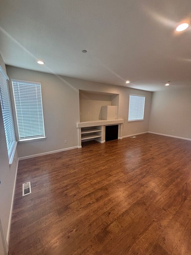 Photo - Single level 3 bedroom 2 bathroom home in ...