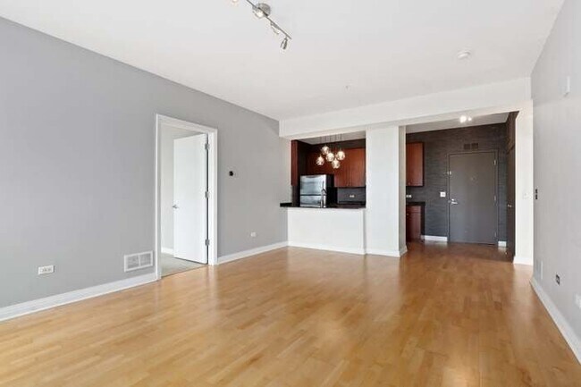 Photo - 565 W Quincy St Unit 1208