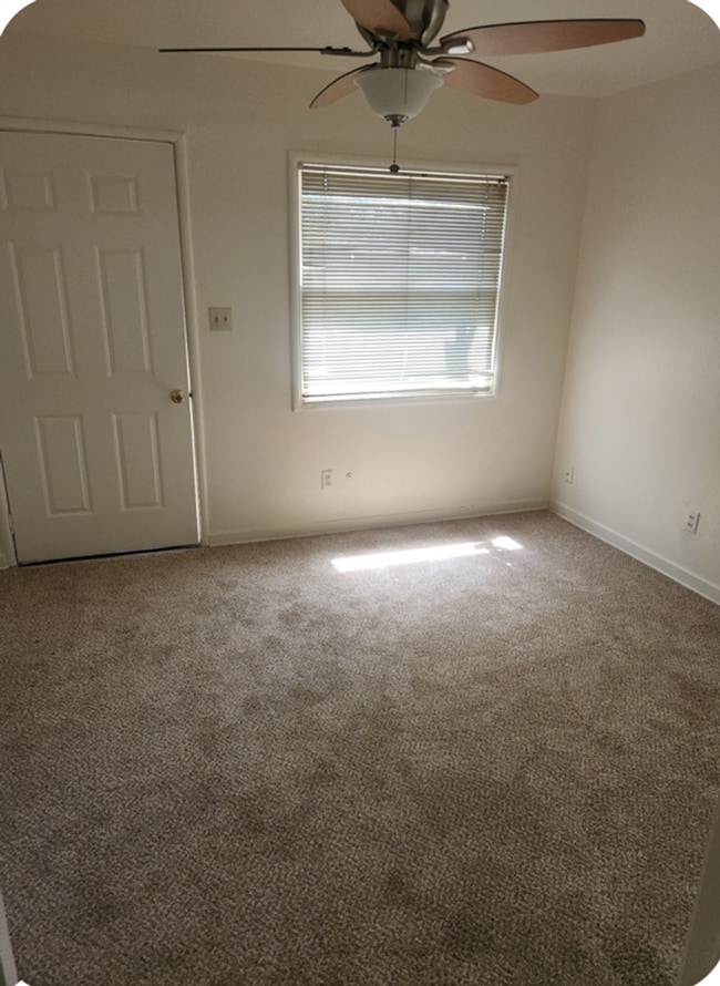 553 W Whittier Ave
