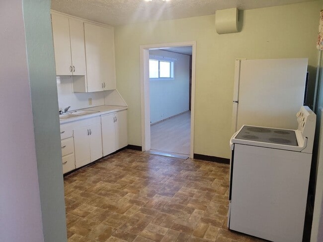 Building Photo - 905 N Lincoln Ave Unit #3