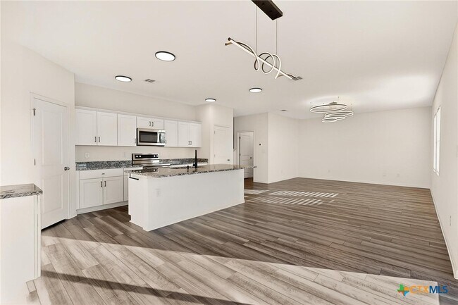Photo - 361 Wren Ln