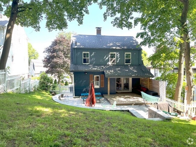 Building Photo - 30 Hillside Ave Rental