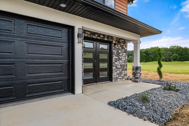 Photo - 143 Crooked Creek Dr