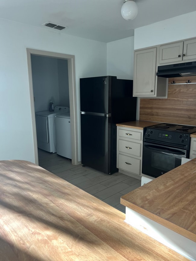 Photo - 206 S Byrd St