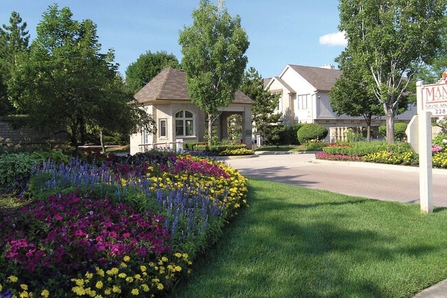 Manors at Knollwood
