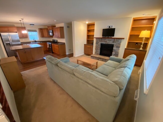 Photo - 2094 Fieldcrest Dr Unit House