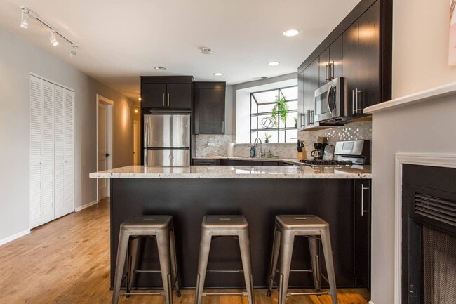 3264 N Clark