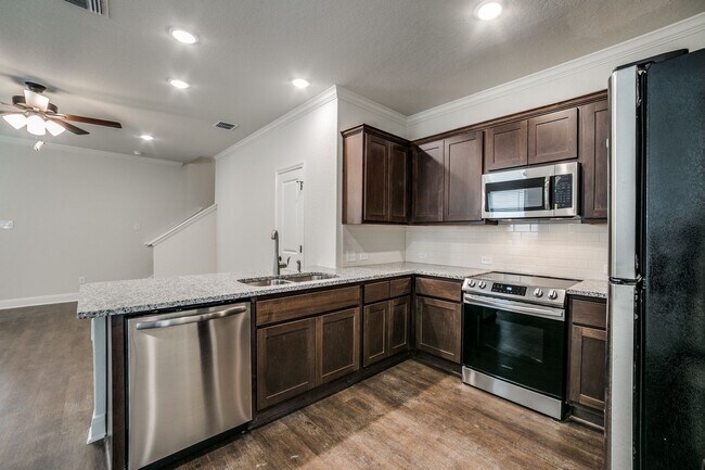 Photo - 10315 Lynwood Branch Unidad 10315 Lynwood Branch 102