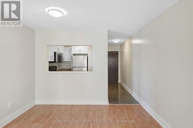 Photo - 170 Grove St E Unit 102