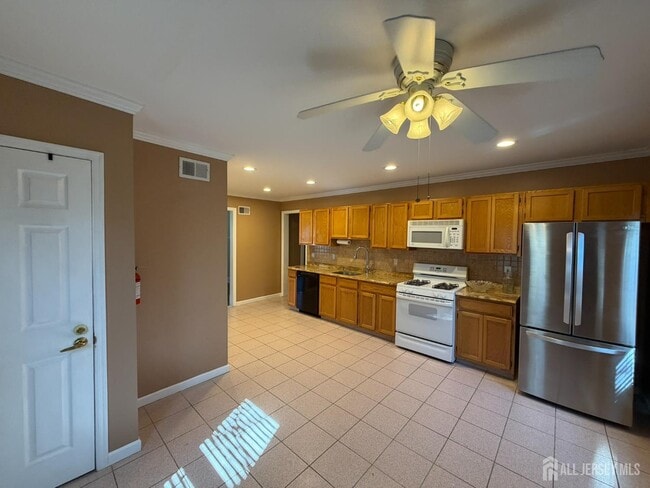 Photo - 628 Grove Ave