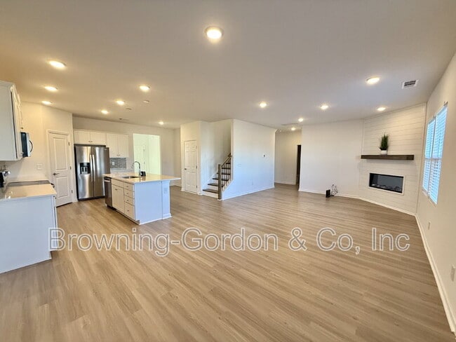 Photo - 106 Glacier Wy