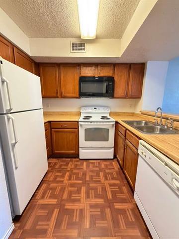 Photo - 9815 Walnut St Unidad 102