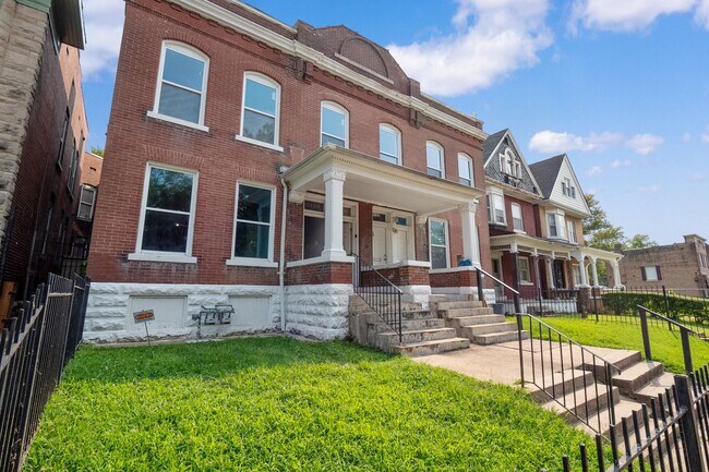 Photo - 5130-5132-5132 Kensington Ave Unit 5130 1st floor