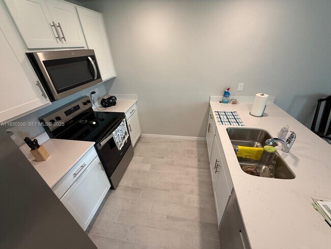 Photo - 3051 S Beechwood Cir