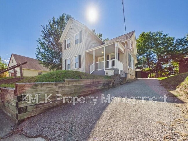 Photo - 428 Allyn St