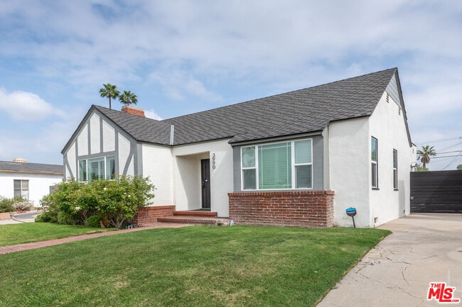 Photo - 3990 Degnan Blvd
