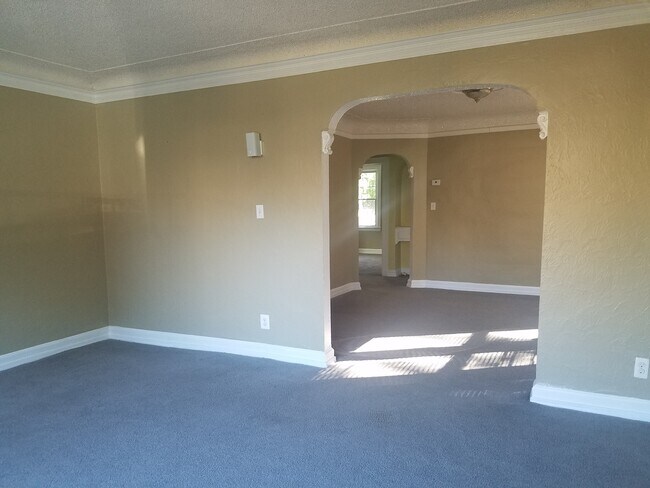 Photo - Washburn Unit 16606 Lower