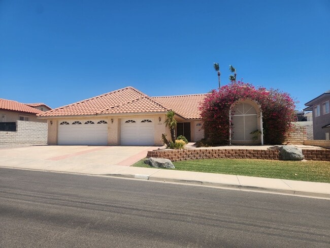 Building Photo - 3660 Catalina Dr