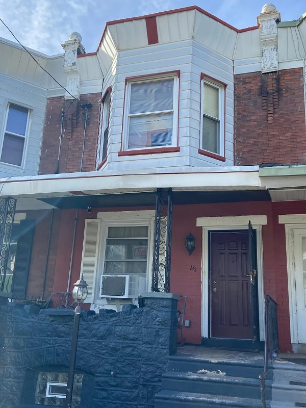Building Photo - 48 N Robinson St Rental