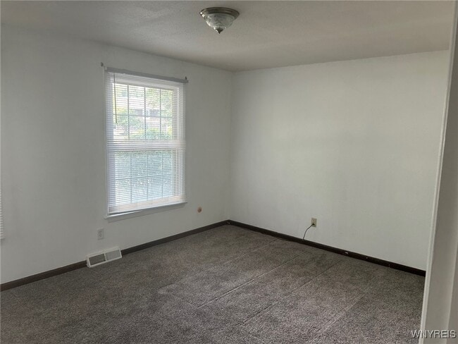 Photo - 80 Carriage Dr