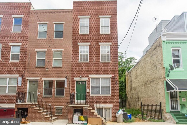 Building Photo - 1835 Willington St Unit 1 Rental