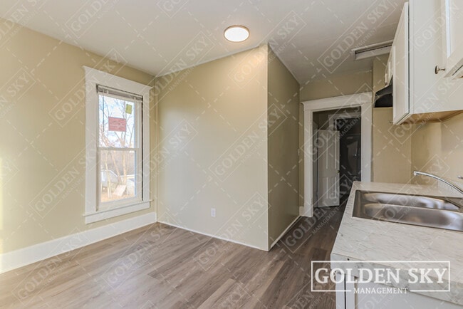 Photo - 646 N Mulberry St Unit 2